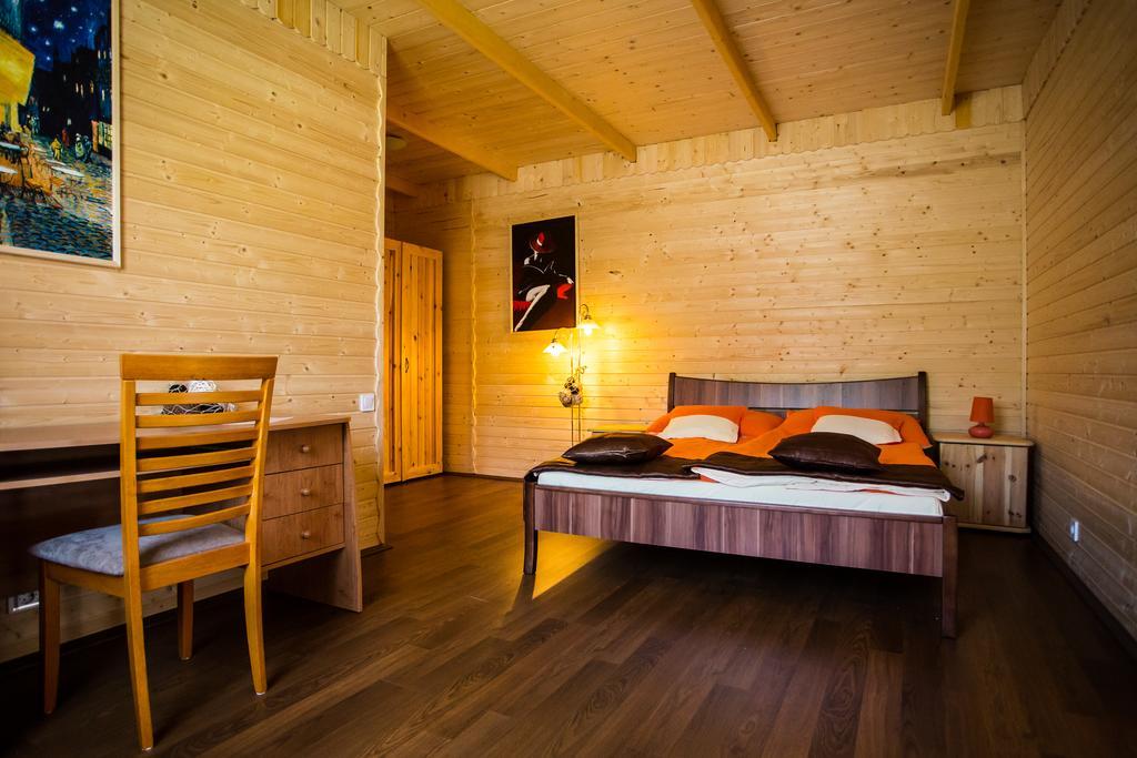 Szatmar Beregi Elmenyliget Aparthotel Fehergyarmat Bagian luar foto