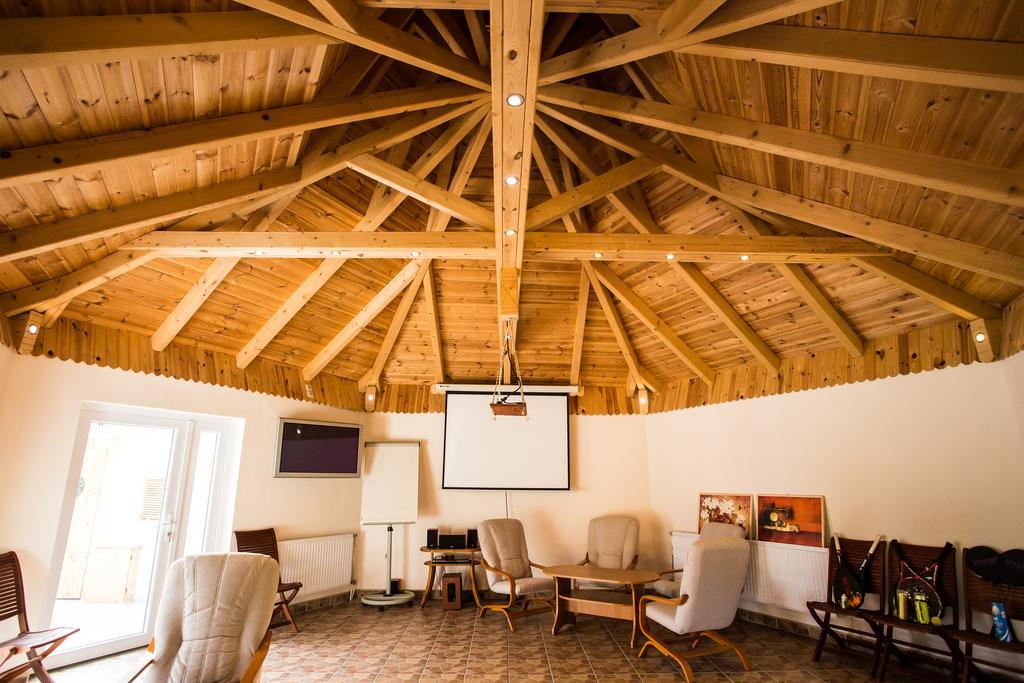 Szatmar Beregi Elmenyliget Aparthotel Fehergyarmat Bagian luar foto