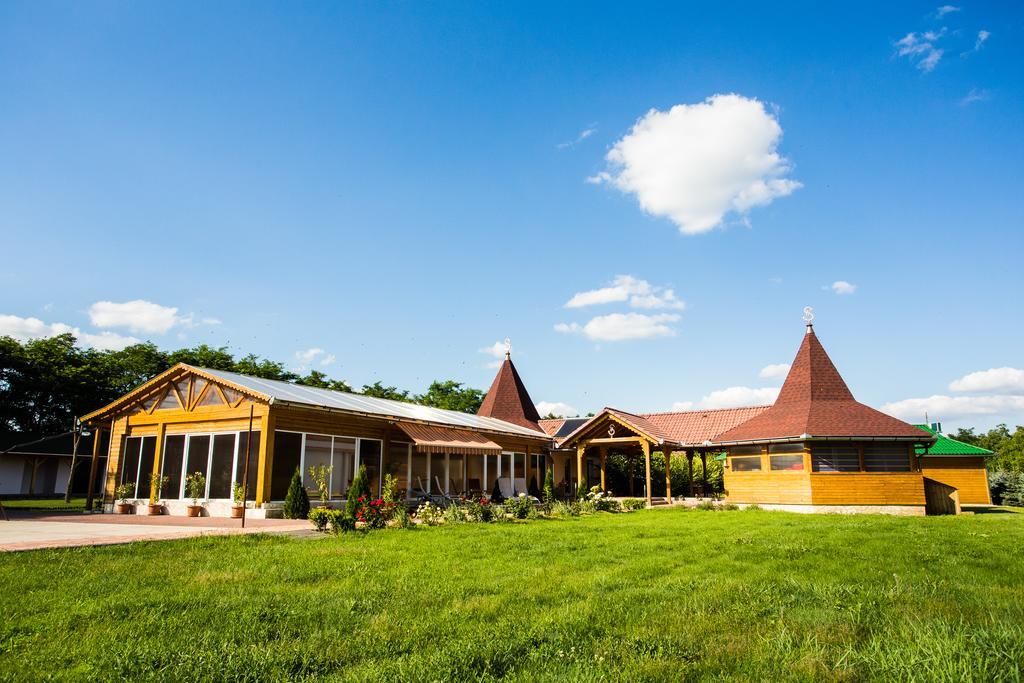 Szatmar Beregi Elmenyliget Aparthotel Fehergyarmat Bagian luar foto
