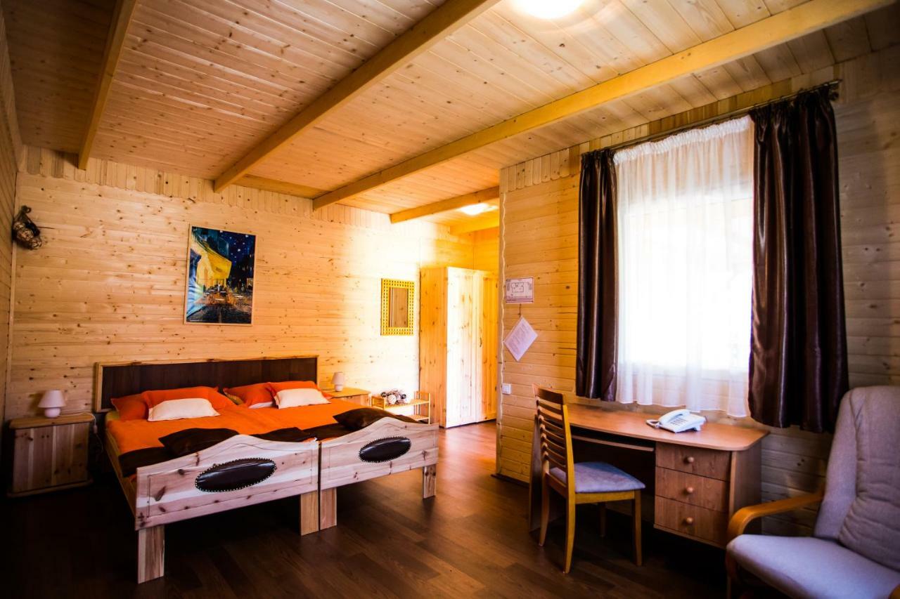 Szatmar Beregi Elmenyliget Aparthotel Fehergyarmat Bagian luar foto